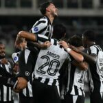 Botafogo vence com autoridade, amplia invencibilidade e lidera a Sul-Americana