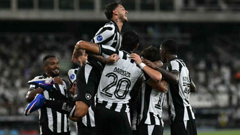 Botafogo vence com autoridade, amplia invencibilidade e lidera a Sul-Americana