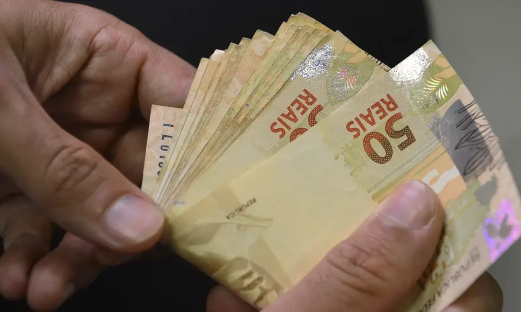 Ministério restringe tarifas e limita custo do crédito consignado